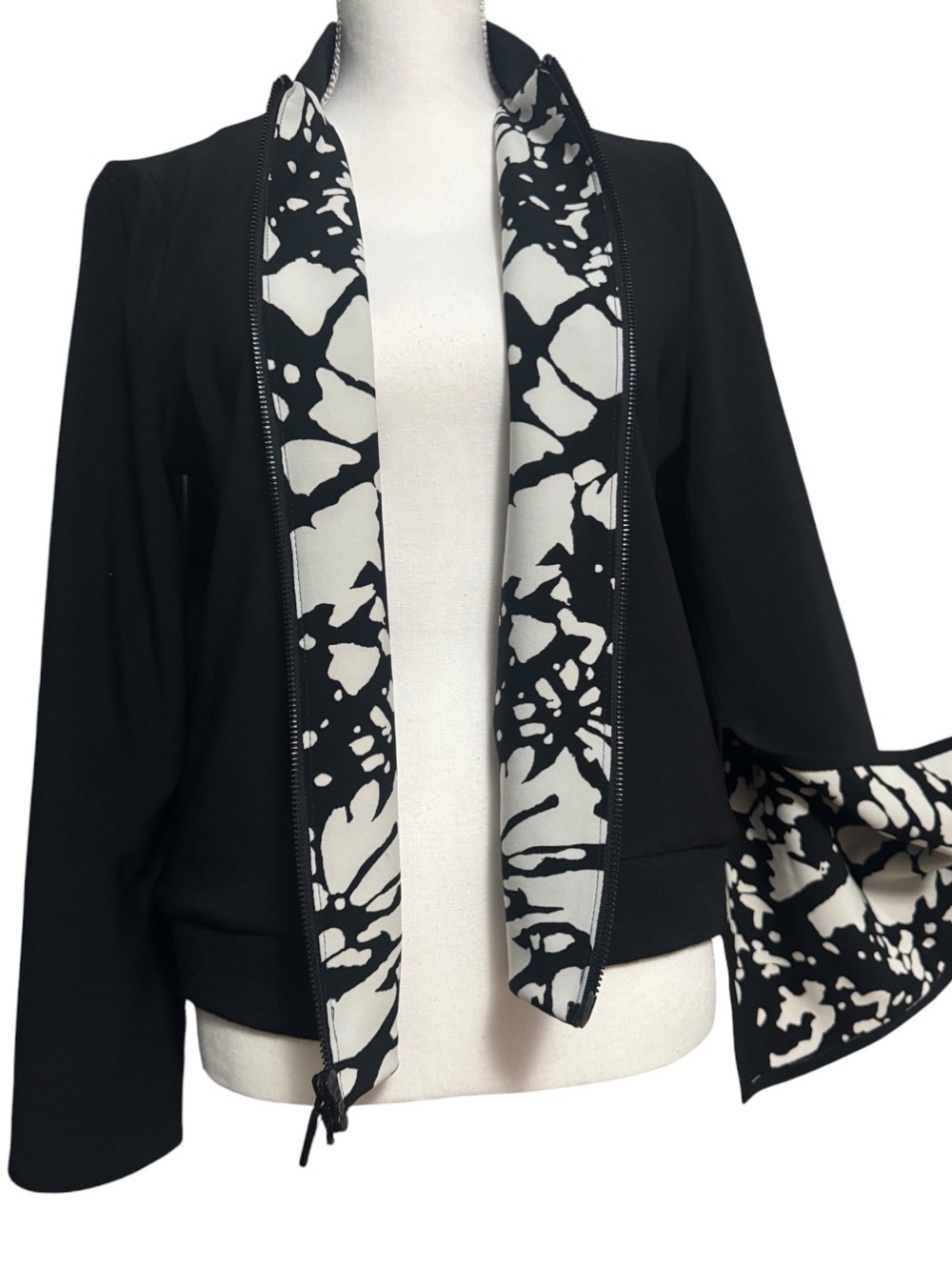 Chicos Traveler 🆕 Easy Chic Full Zip Split Cuff Bomber Jacket NWOT Sz 1=Sz 8/Med
